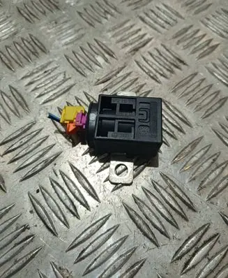 Audi A6 S6 C6 4F Battery relay fuse 4F0915519 PBTGF30
