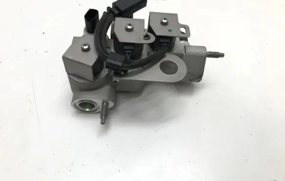 Volvo XC40 Air conditioning (A/C) expansion valve 32373474