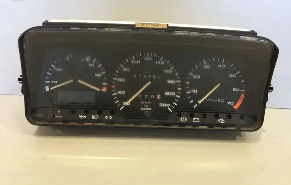 Volkswagen PASSAT B3 Speedometer (instrument cluster) 357919033AE