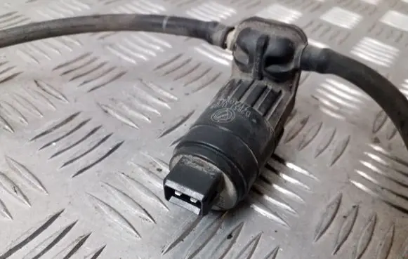 Fiat Croma Windscreen/windshield washer pump 71740942