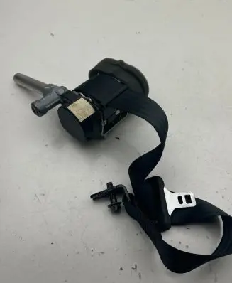 Volvo C30 Rear seatbelt 6081727L2