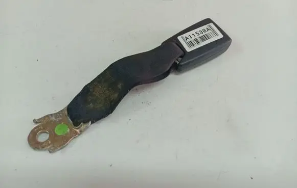 Toyota Corolla E120 E130 Rear seatbelt buckle