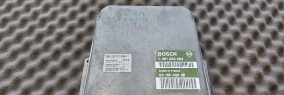 Peugeot 405 Engine control unit/module 0261200664 9615045880