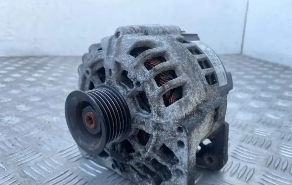 Volkswagen Cross Polo Generator/alternator 03D903025J 2542748F 311048310