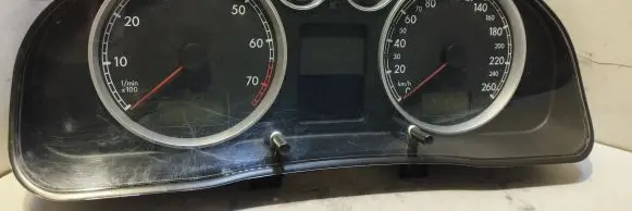Volkswagen PASSAT B5 Speedometer (instrument cluster) 110080198001