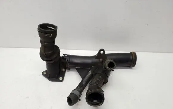 Volkswagen Jetta VI Engine coolant pipe/hose 04L121111 04L121026F
