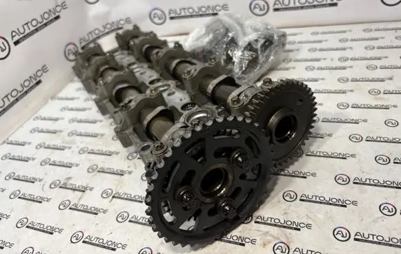 BMW 5 F10 F11 Camshaft 8570145