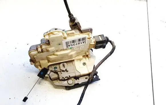Seat Toledo III (5P) Rear door lock 5p0839012