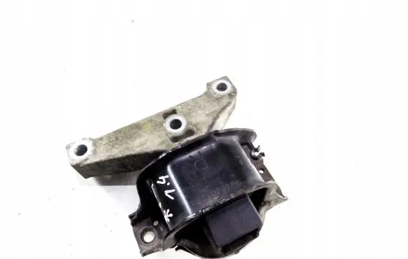 Peugeot 1007 Engine mount bracket