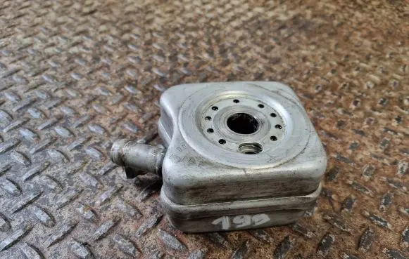 Engine oil radiator