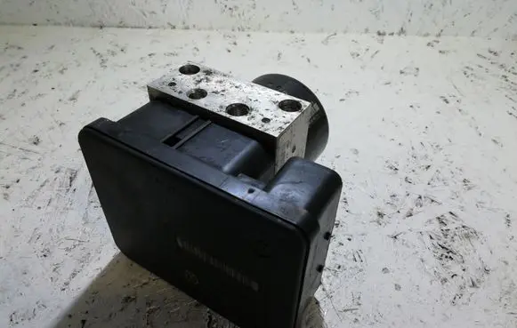 Skoda Octavia Mk2 (1Z) ABS Pump 3T0907379A