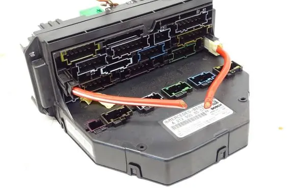 Mercedes-Benz C W204 Fuse module A2129008007