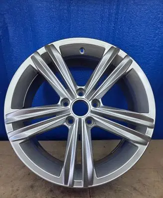 Volkswagen Tiguan R18 alloy rim 5NA601025N