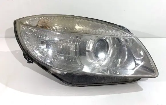 Skoda Fabia Mk1 (6Y) Headlight/headlamp 