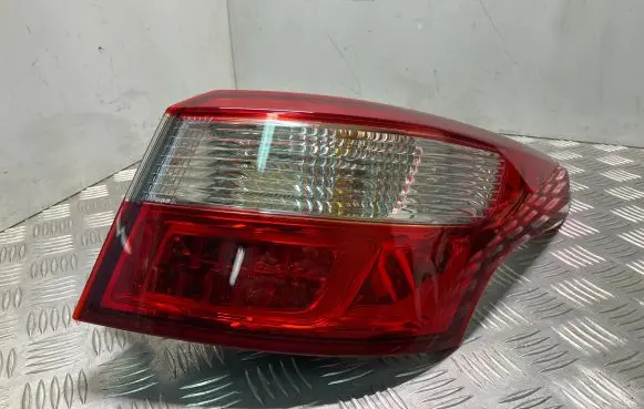 Renault Latitude (L70) Rear/tail lights 265500029R 1111000378