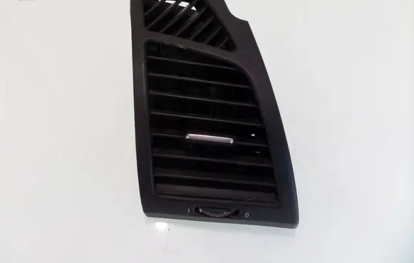 BMW 1 E81 E87 Dashboard side air vent grill/cover trim 705918812 P010204439