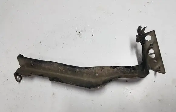 Audi A4 S4 B8 8K Fender mounting bracket 