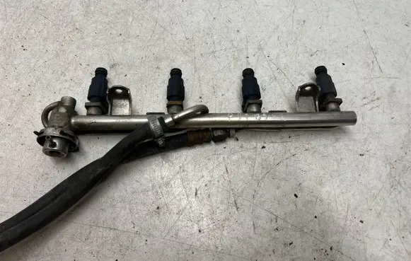Audi A4 S4 B5 8D Fuel main line pipe 06B133681