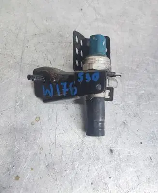 Mercedes-Benz A W176 Fuel pressure sensor 223675771R