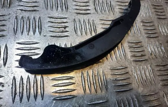 Jeep Grand Cherokee Slide rail for timing chain 05184363AD