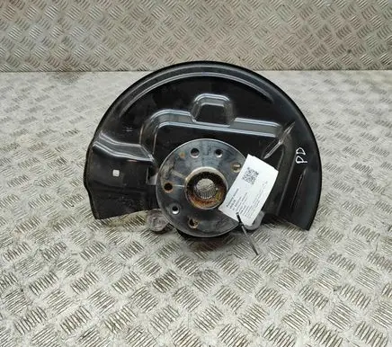 Front wheel hub