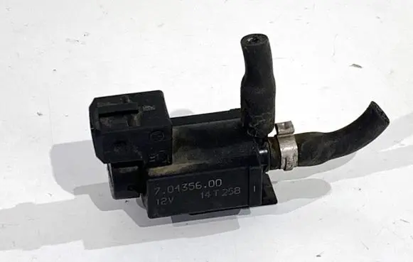 Jaguar XF Fuel pressure regulator 70435600