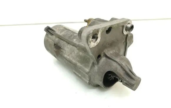Peugeot 207 Starter motor 9646100680