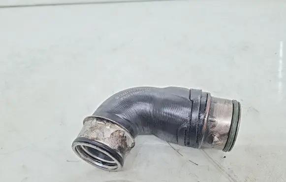 Volkswagen Touran I Intercooler hose/pipe 1T0145790B