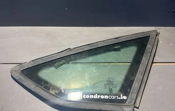 Ford Focus Rear side window BM51A297B00A 43R001582 DOT682AS2M3240