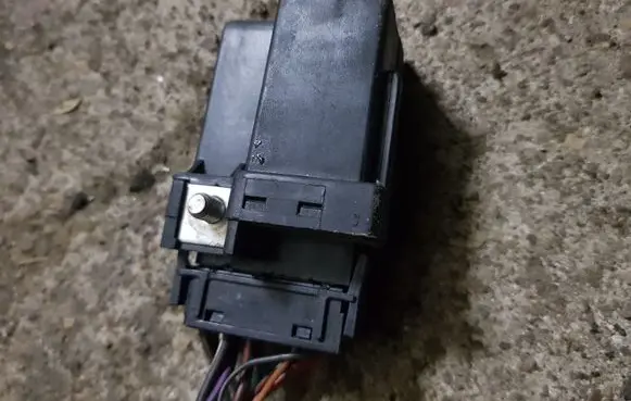 Glow plug pre-heat relay