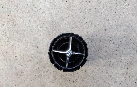 Mercedes-Benz A W176 Dash center air vent grill A176830075404 A1768300754