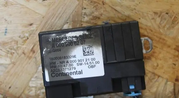 Mercedes-Benz CLA C117 X117 W117 Fuel injection pump control unit/module A0009006207