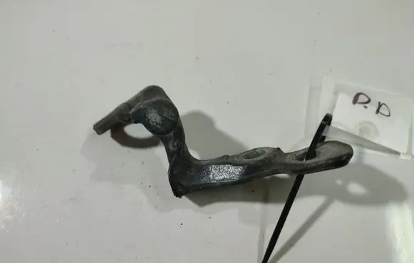 Ford C-MAX I Front door upper hinge 