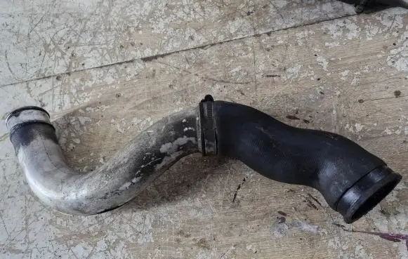 BMW 5 E39 Intercooler hose/pipe