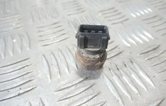 Volvo S40, V40 Air conditioning (A/C) pressure sensor 30888051