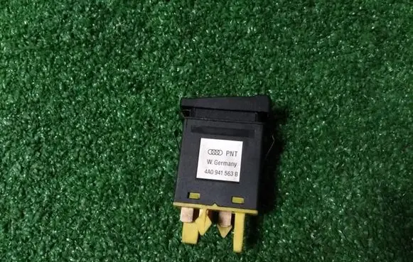 Audi A6 S6 C4 4A Fog light switch 4A0941563B