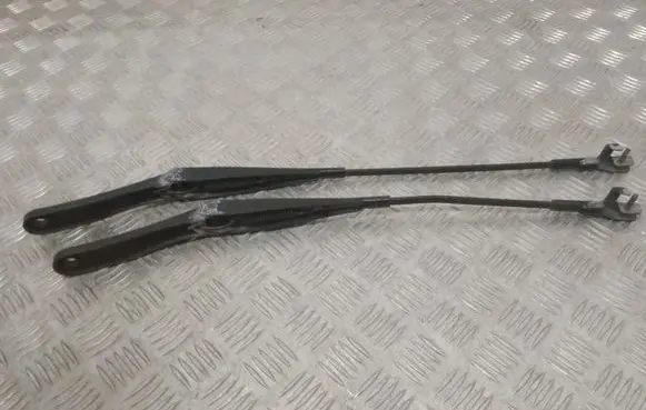 Front wiper blade arm