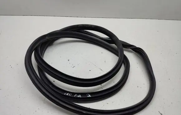 Hyundai i20 (BC3 BI3) Front door rubber seal 290724