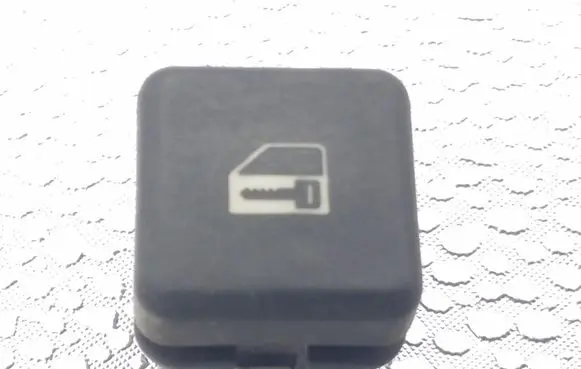 BMW 5 E39 Central locking switch button 8360828