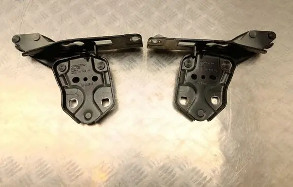 Volvo XC40 Engine bonnet/hood hinges 32297489