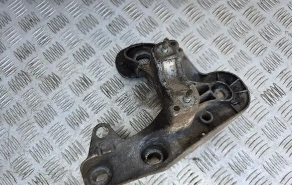 Audi A6 S6 C6 4F Engine mounting bracket 4F0199351E