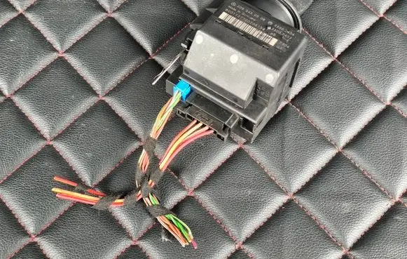 Mercedes-Benz CLK A209 C209 Ignition lock 2095450508 33002403 33002404