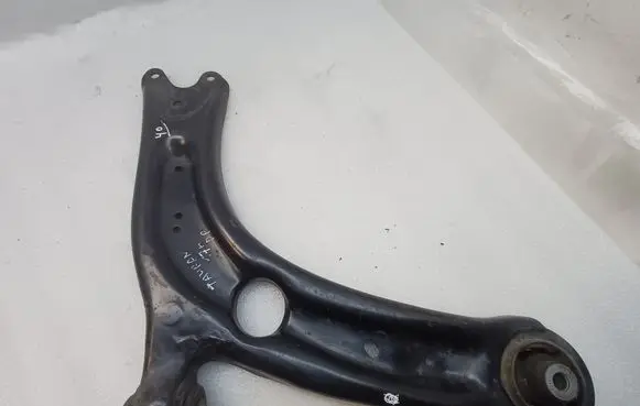 Volkswagen Touran III Front lower control arm/wishbone