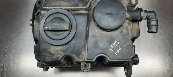 Volkswagen Polo IV 9N3 Engine head 
