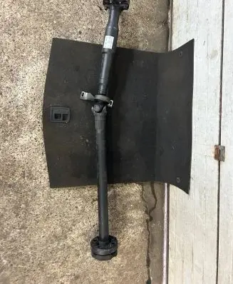 Mercedes-Benz E AMG W212 Rear driveshaft/prop shaft 2184100400 A2180400 MB18341111