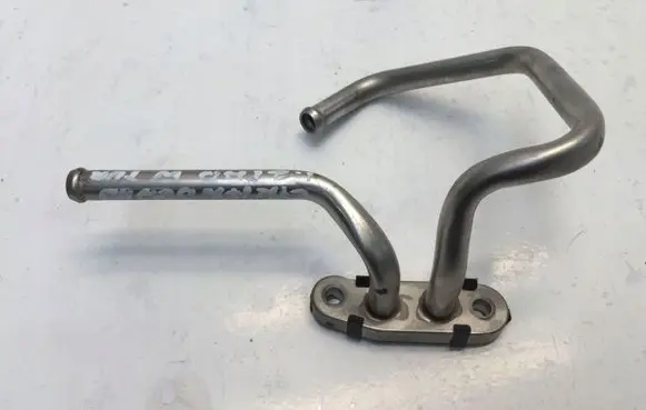 Coolant pipe/hose