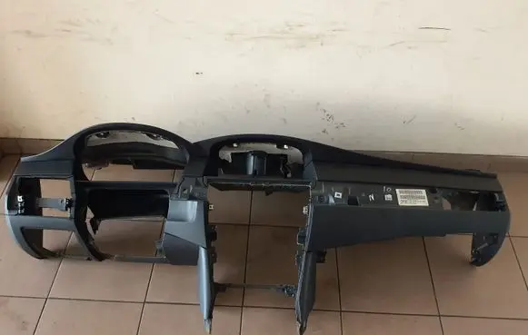 BMW 5 E60 E61 Dashboard 706328013 7063280