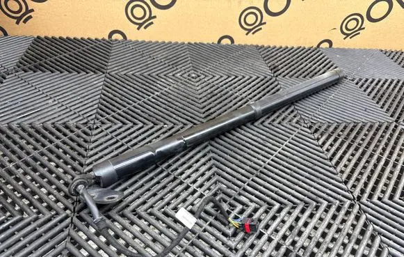 Porsche Cayenne (92A) Tailgate strut 7P5827851E