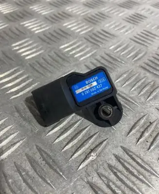 Mercedes-Benz E W211 Air pressure sensor 0281002437