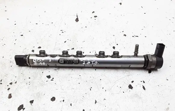 BMW 3 E90 E91 Fuel main line pipe